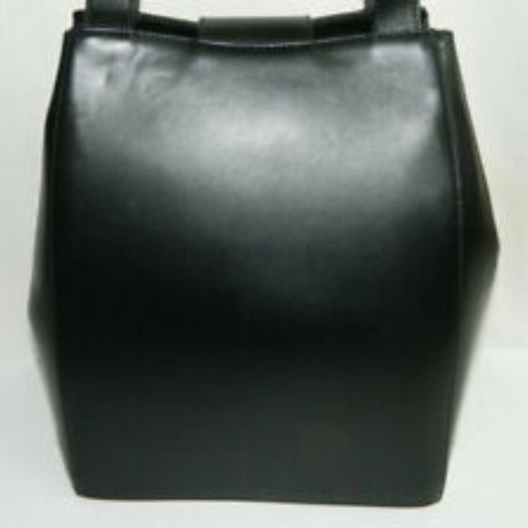 Salvatore Ferragamo DQ-21 5212 Gancini Black Bucket Leather Shoulder Bag dustbag - Picture 2 of 10